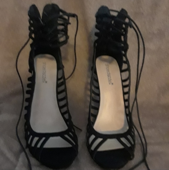SOLD E - Shoe Dazzle Black Stiletto Shoes Size 9.5 - Picture 3 of 4